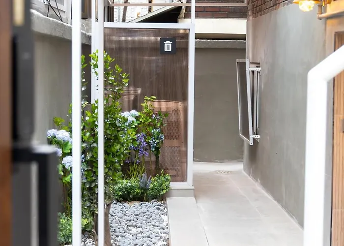 Marie's House 101 Hongdae Bed & Breakfast 4*