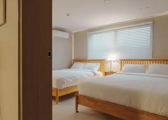 Marie's House 101 Hongdae Bed & Breakfast 4*